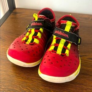 Kids Red Stride Rite Water Grips Phibian Sneaker Shoe Size 9